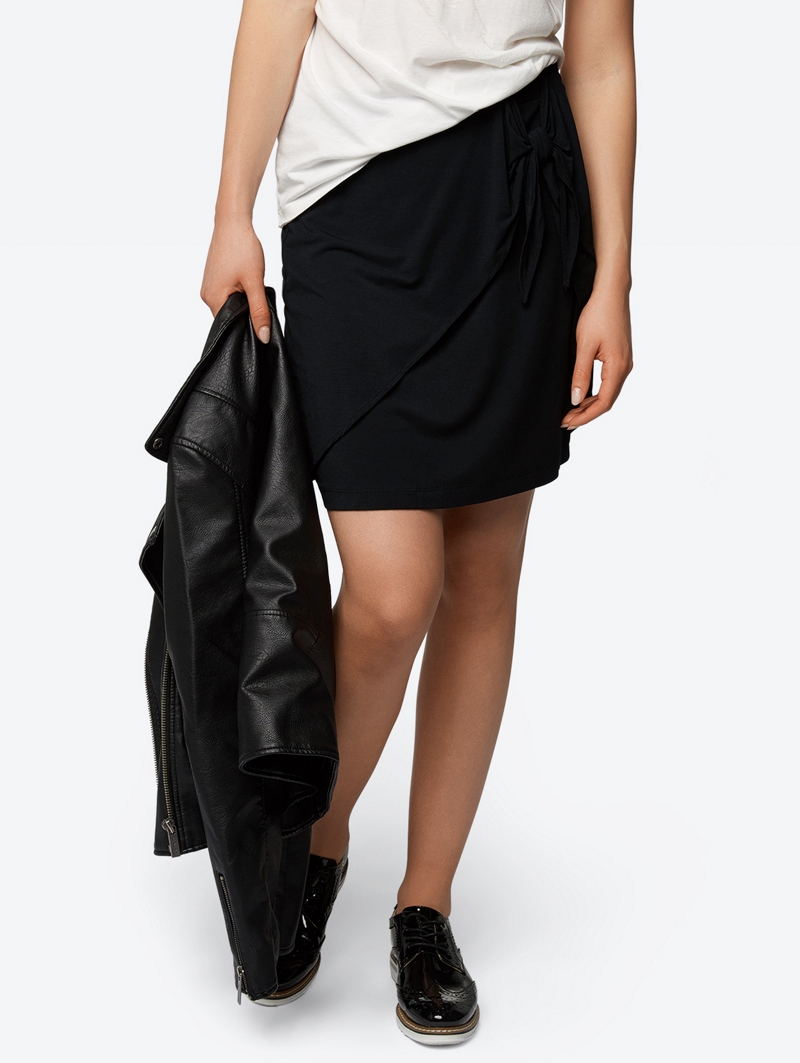 Bench Black Ladies Skirt Size S